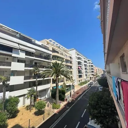 3 Pieces A Juan-les-pins Апартаменти